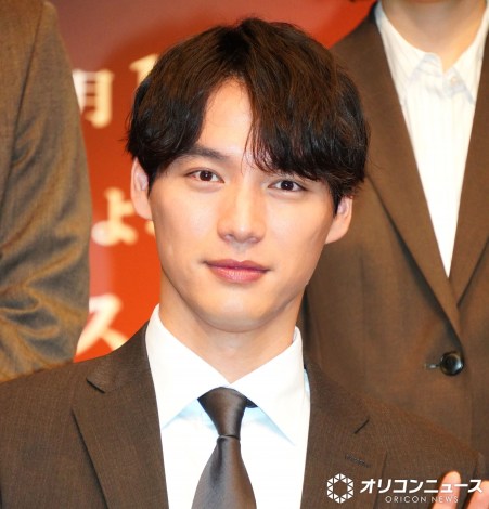 �b���グ�����̂��^���ꂽ���m����=CX�V�Ηj�h���}�w����P.D. �x�����L��2�W�x���씭�\(C)ORICON NewS inc. 