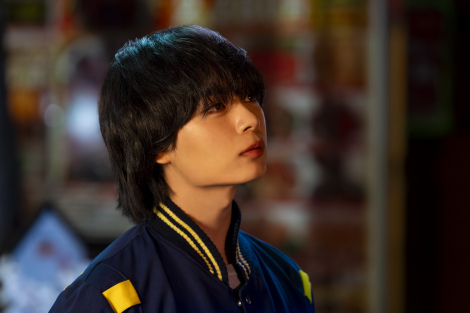 �吼�����A�w���l�l�C�o�[�Y�x�j�[�g�̐N���ŏ��N���ۂ��d���ɂ������u�ł��邾���͂𔲂��āc�v�@�����O�ɃR�����g���� 