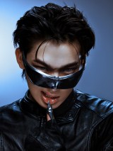 ENHYPEN�A�wTHE SIN : VANISH�x���uKnife�v�̃R���Z�v�g�t�H�g���J�@�_�C�i�~�b�N�ȕ\��ŐV���ȃ��@���p�C�A�������� 