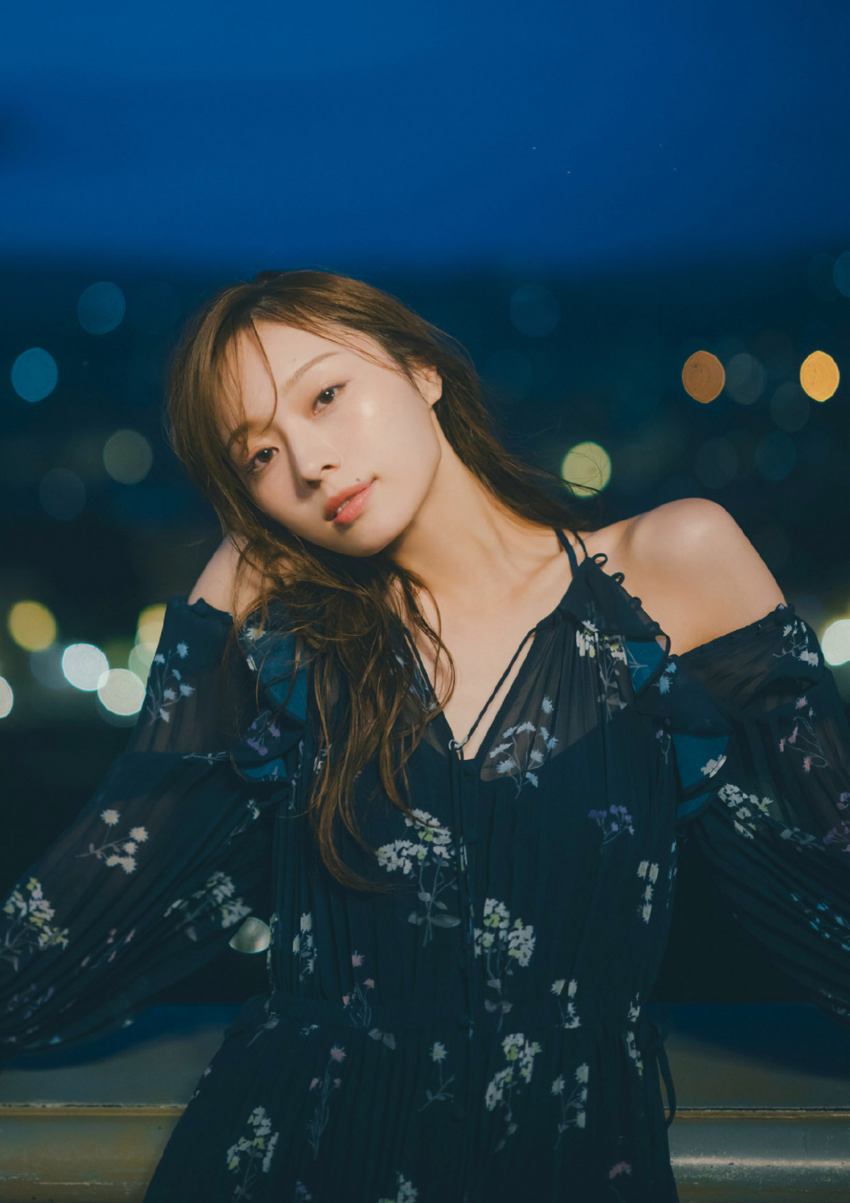 乃木坂46梅澤美波、“圧”がすごすぎる美脚ショット 大胆ボディスーツ姿