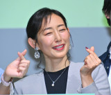 ABC�h���}�w50���Ԃ̗��l�x���씭�\��ɓo�d�����ؑ����] (C)ORICON NewS inc. 