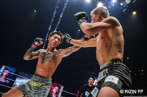 �wRIZIN�t���̒����ҍՂ�x�˒C��vs.�y�V��q 