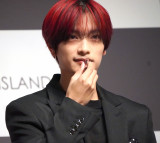 �uISLAND�v�V���i���\��ɓo�d�����Ȃɂ�j�q�E�������� (C)ORICON NewS inc. 