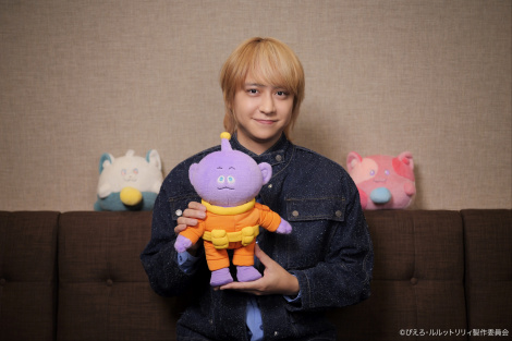 ���������A�V��e���r�A�j���w���@�̎o�������b�g�����B�x�ɏo�� �iC�j�҂���E�����b�g�����B����ψ��� 