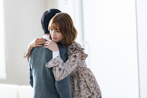 �ɓ������Y�A���c������������肩�Ɨ��đ����Ƀx�b�h�V�[���@SNS������u���ɂƂ��Ă͊ᕟ��v�u�܂�2�b�Ȃ̂Ɂc�Z���v�w���D�D���x��2�b�y�l�^�o������z 