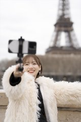 �M����̏�ŃG�b�t�F������w�Ɏ��B�肷��ꎓ����q 