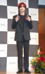 �uISLAND�v�V���i���\��ɓo�d�����Ȃɂ�j�q�E�������� (C)ORICON NewS inc. 