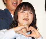 �L�g�̕� ����ŃA�h���u��́w�ʔ����18�l�x ������f�`�f��w��������l�Ɖ��c�����`��������l�p���֍s���`�x�ő���f�O��ՃC�x���g�ɓo�d�����^���E�C���N��(C)ORICON NewS inc. 