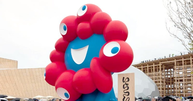 ミャクミャク、ものすごいオーラで“参上” きょう「ヒーローの日」突然の姿に「かっこい〜」