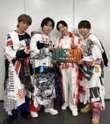 �wwith MUSIC�x�ɏo������NEWS�~��������(C)���{�e���r 