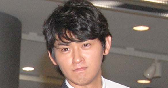 賀集利樹、“ヒーローの日”に47歳誕生日を報告 赤ちゃん時代の写真公開「この頃から、あなたはアギトです」