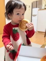 �p�������������ɐH�ׂ�Vivi�����(Instagram/@vivichan_mama���) 