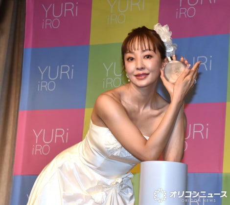 �wYURiiRO�x�̏��i���j���[�A�����\PR�C�x���g�ɓo�d�����_�c���� �iC�jORICON NewS inc. 