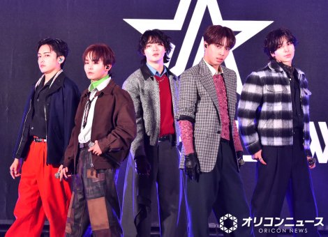 �f�r���[�V���O���uStar Wish�v�̃����[�X�L�O�C�x���g���J�Â���STARGLOW�i������jKANON�ATAIKI�ARUI�AGOICHI�AADAM �iC�jORICON NewS inc. 