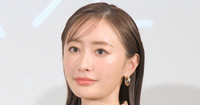 松本まりか、“夫”と万歳ショット SNS反響「吉岡家めちゃくちゃ可愛くて癒されます〜!」「早くもメロメロになってます…!」