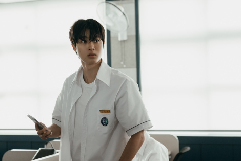 Netflix�V���[�Y�w�L���S�x�i4���`6���Ɛ�z�M�j 