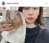 �\�j���u���N�撣�����˂̂��J���ŔN���؍��ցv�u�A����A�ĕ��p���������獂���������Ǒ傫����������Ďo�ɕ񍐂��邽�߂ɓ�����ŎB�����ʐ^�v(�ʐ^�̓C���X�^�O���� @sonim_official ���) 