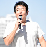 TUBE�E�O�c�j�P�u�܂�Ŗl���������v��61�㉡�j�Ƃ�2�V���b�g�ɔ��� �u�A�܂����v�u�g�_�ȁh�ł��ˁv�告�o�ϐ��� 