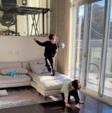 2�l�Łw�S�ł̐n�x�̌ċz���g���ėV�ԉ��炵���l�q���� 