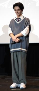 �f��w���{�̂�����x���J��畑�䂠�����ɓo�d�����V���� (C)ORICON NewS inc. 