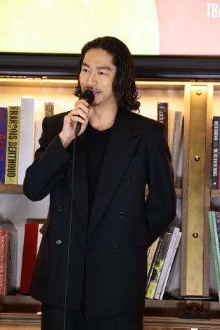 �wHiGH&LOW 10th ANNIVERSARY YEAR�x���C���i�b�v���\��ɓo�ꂵ��EXILE AKIRA 