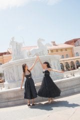 ��Ղ̔��l�o���h�G���}���h���ƁAErika(�o)�ƕS���܂��(��)��1st�ʐ^�W��3��25���ɔ��� �B�e:�e�n�׋v/(�u�k��) 