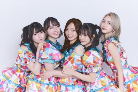 �f��w�����ٔ��x�i���J���j�����A�C�h���O���[�v�u�n�b�s�[���t�@���t�@�[���v�i������j���ЂȂ́A���������Aꎓ����q�A�����I�؁A���얢�S �iC�j2025�u�����ٔ��v����ψ��� 