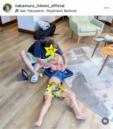 �����m���u�Q�Ȃ�����Ă��~�߂�h���Ă��炤�O�j�v(�ʐ^�̓C���X�^�O���� @nakamura_hitomi_official ���) 