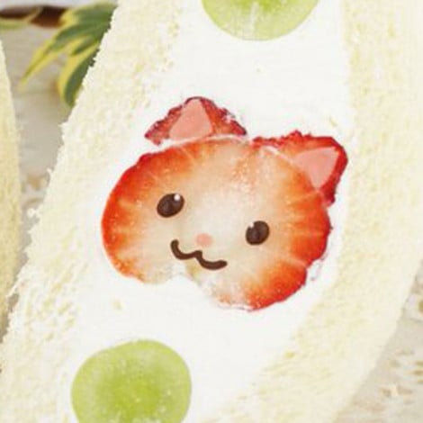 �y���V���l�R�i�摜�̓V���o�j�A�t�@�~���[�̌���X @SylvanianJP ���j 