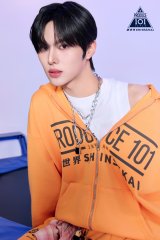 �wPRODUCE 101 JAPAN �V���E �x���K���̈�������(C)PRODUCE 101 JAPAN 