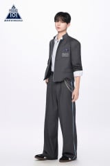 �wPRODUCE 101 JAPAN �V���E �x���K���̉��c�Ж�(C)PRODUCE 101 JAPAN 