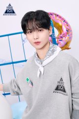 �wPRODUCE 101 JAPAN �V���E �x���K���̉��c�Ж�(C)PRODUCE 101 JAPAN 