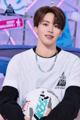 �wPRODUCE 101 JAPAN �V���E �x���K���̋{����(C)PRODUCE 101 JAPAN 