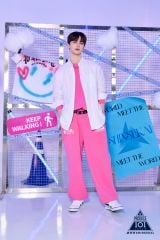 �wPRODUCE 101 JAPAN �V���E �x���K���̎R������(C)PRODUCE 101 JAPAN 