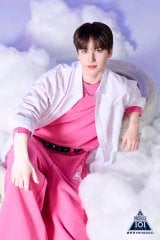 �wPRODUCE 101 JAPAN �V���E �x���K���̎R������(C)PRODUCE 101 JAPAN 