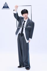 �wPRODUCE 101 JAPAN �V���E �x���K���̒��۝��(C)PRODUCE 101 JAPAN 