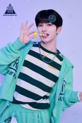 �wPRODUCE 101 JAPAN �V���E �x���K���̒��۝��(C)PRODUCE 101 JAPAN 