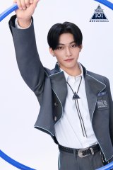 �wPRODUCE 101 JAPAN �V���E �x���K���̓c����(C)PRODUCE 101 JAPAN 