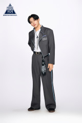 �wPRODUCE 101 JAPAN �V���E �x���K���̓c����(C)PRODUCE 101 JAPAN 