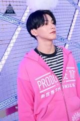 �wPRODUCE 101 JAPAN �V���E �x���K���̓c����(C)PRODUCE 101 JAPAN 