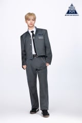 �wPRODUCE 101 JAPAN �V���E �x���K���̓��F�C��(C)PRODUCE 101 JAPAN 