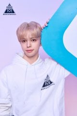 �wPRODUCE 101 JAPAN �V���E �x���K���̓��F�C��(C)PRODUCE 101 JAPAN 