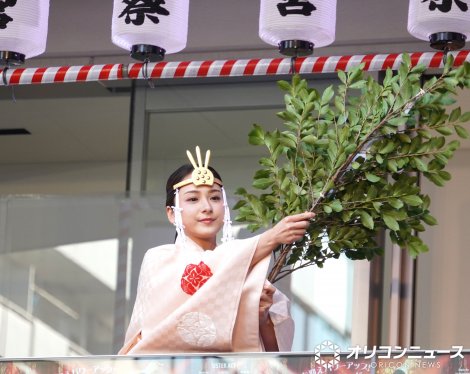 ���V�{ �ߕ��ՂɎQ���������S�� �iC�jORICON NewS inc. 