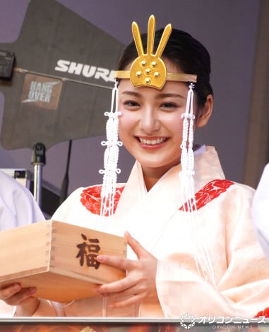 ���V�{ �ߕ��ՂɎQ���������S�� �iC�jORICON NewS inc. 