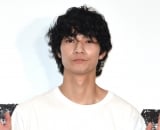 �]���o���ŗ×{���̐����āA33�Βa�����ɋ߉e�V���b�g ���Ԃ����Ƃ̏Ί�ɏj���͂��u�[�������N�Ɂv�u�f�G��1�N�Ɂv 