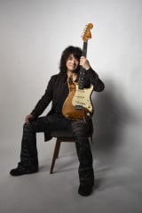 ���Ђ�p�[�A�g�A�j�\���̐��n�h����\�� 3�E8�ɍ��؃��C�u�J�Ì���y�o���A�[�e�B�X�g�ꗗ�z 