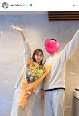 �u�p�W���}�̂܂ܕv�����������ԑ��������āA���̃|�[�Y�w��Ŏʐ^���B���Ă�������v�e�n���������J�����A�����L�O���̎v���o�ʐ^(�ʐ^�̓C���X�^�O���� @amikikuchi0905 ���) 