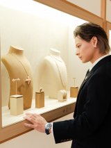 LOUIS VUITTON ���]���̃n�C�E�H�b�`&�n�C�W���G���[�W����ɗ��ꂵ��Number_i�E���쎇�s 