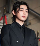 �f��w����x�J�[�y�b�g�A���C�o���ɓo�ꂵ���q�I�M (C)ORICON NewS inc. 