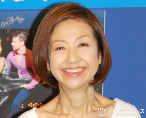 ���˒q�b�@��2012�N�B�e�@�iC�jORICON NewS inc. 